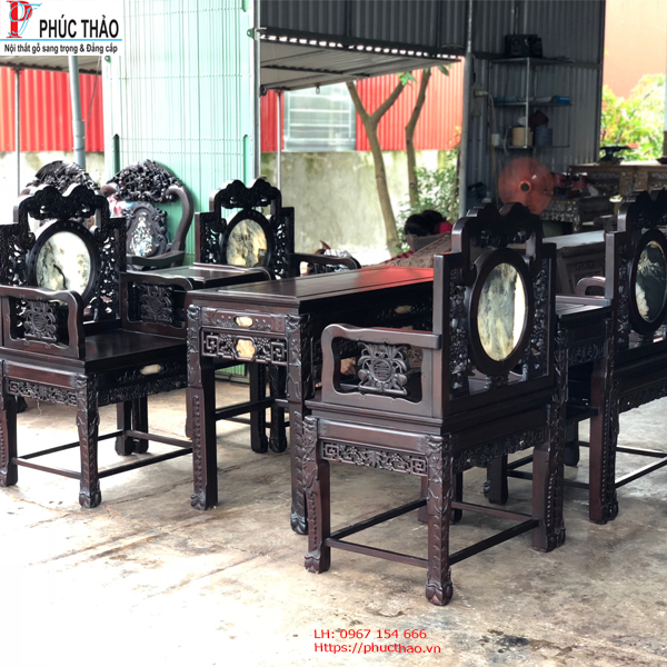 Điểm nổi bật của những bộ bàn ghế vách gỗ gụ giá rẻ chất lượng tại Hà Nội